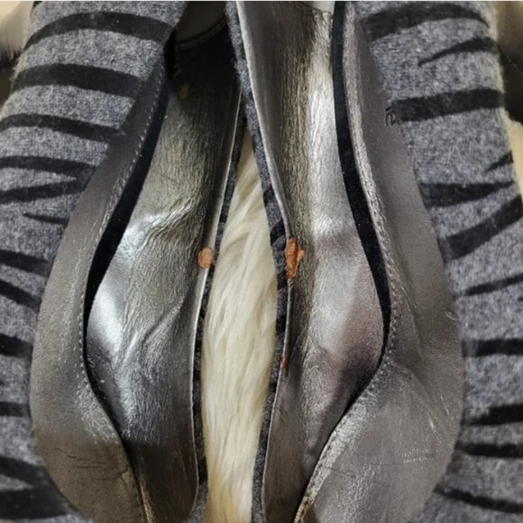 Liz Claiborne Johnnie Gray Zebra Pump Heels - Picture 7 of 12